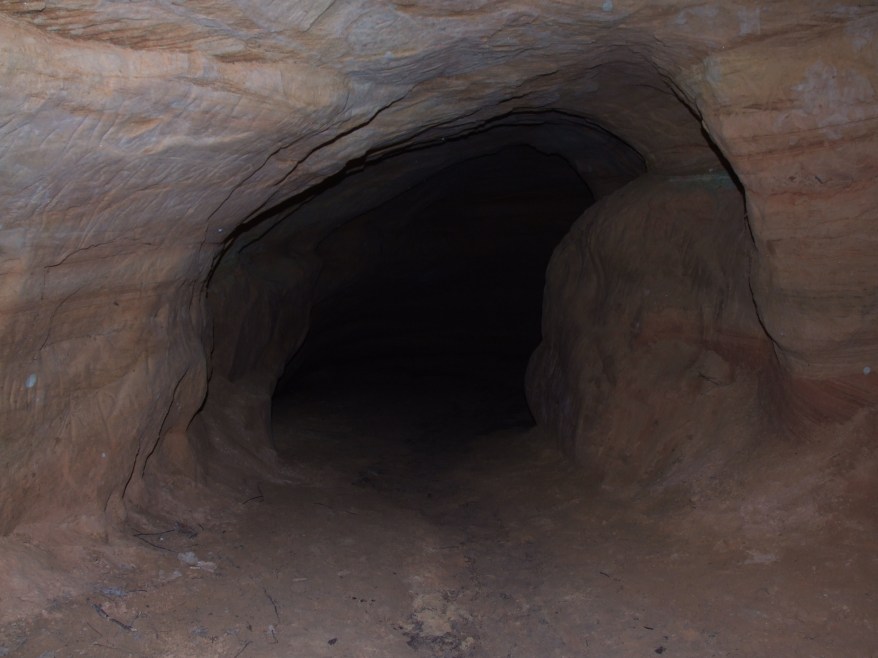 Velna_ala_(Devil's_Cave)_-_inside